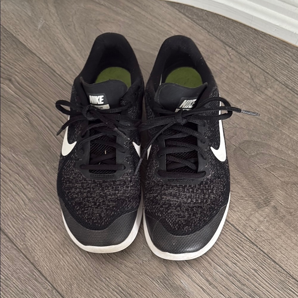 Nike Black and White Sneakers